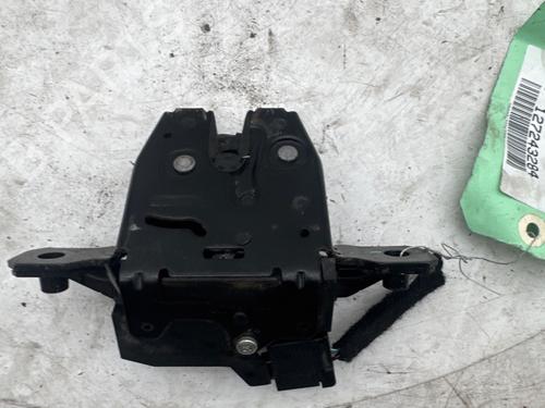 Serratura portellone posteriore Serratura portellone posteriore CHEVROLET TRAX 1.7 TD (131 hp) 37189062 37189062
