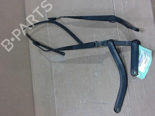Used Front windshield wiper arm RENAULT SCÉNIC II (JM0/1_) 1.5 dCi (JM1E, JM16) (106 hp) 30562519