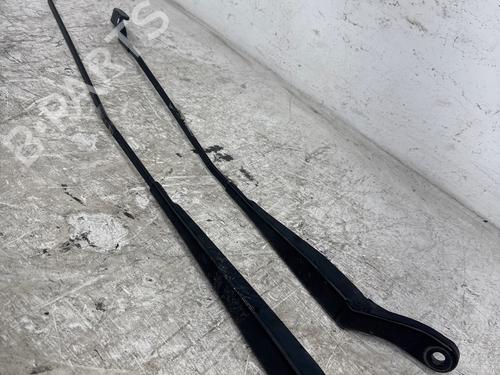 front-windshield-wiper-arm-renault-zoe-bfm_-2012-39957783 main image