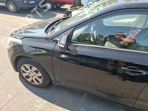 Right headlight HYUNDAI i20 II (GB, IB) 1.1 CRDi | BP32174981C29 