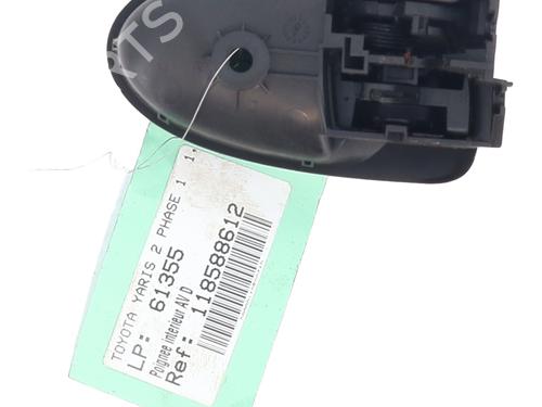 Used Front right interior door handle Front right interior door handle TOYOTA YARIS (_P9_) 1.4 D-4D (NLP90_, NLP90R) (90 hp) 31288031 31288031