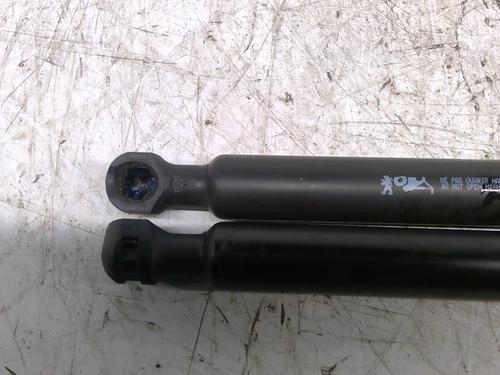 Used Tailgate lift support Tailgate lift support PEUGEOT 208 II (UB_, UP_, UW_, UJ_) e-208 (136 hp) 33657543 33657543