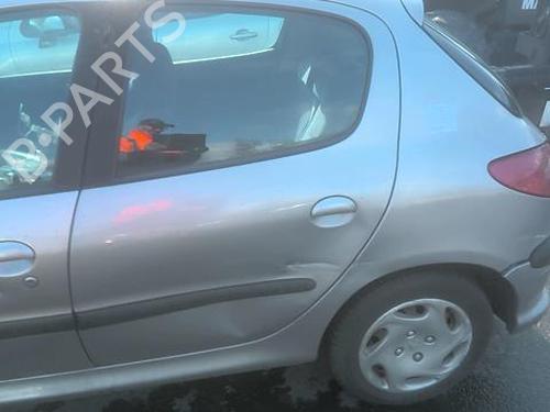 Fuse box PEUGEOT 206 Hatchback (2A/C) 1.4 HDi eco 70 | BP24415573E1 