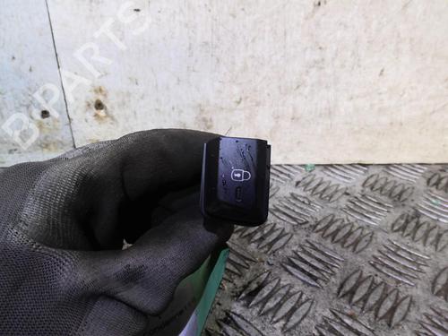 Used Switch Switch PEUGEOT 208 I (CA_, CC_) 1.0 VTi (68 hp) 26448275 26448275