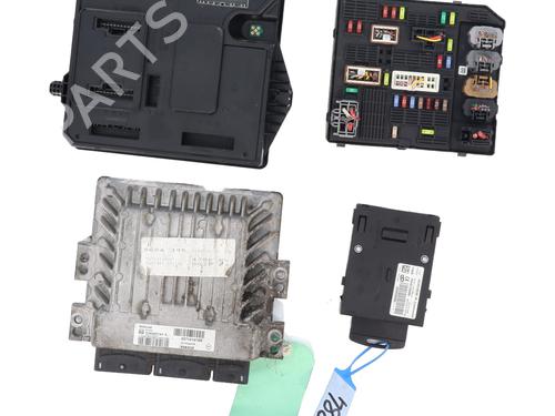 Used Electronic module Electronic module RENAULT SCÉNIC III (JZ0/1_) 1.5 dCi (110 hp) 31166531 31166531