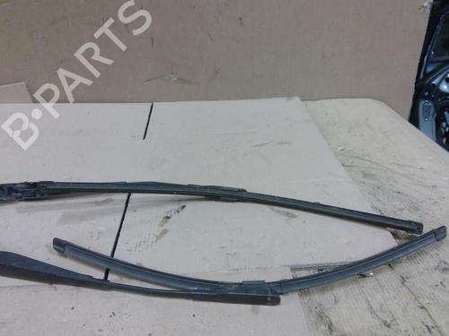 front-windshield-wiper-arm-saab-9-3-estate-e50-2005-2006-2007-2008-2009-2010-2011-2012-2013-2014-2015-31909719 main image