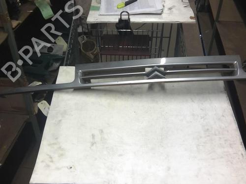 Used Grille Grille 20370825 20370825