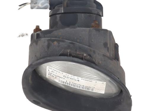 Used Right front fog light Right front fog light RENAULT CLIO II Hatchback Van (SB0/1/2_) 1.9 D (SB0R) (54 hp) 31878694 31878694