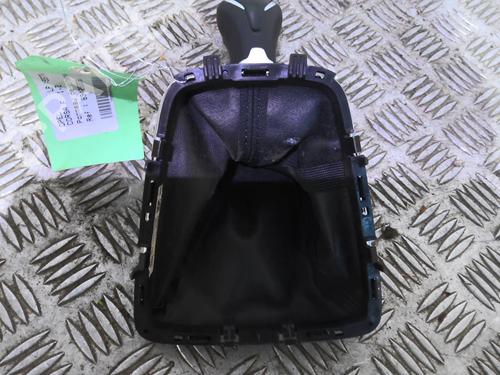 Used Shift knob Shift knob OPEL CORSA F (P2JO) 1.2 (68) (75 hp) 20351065 20351065