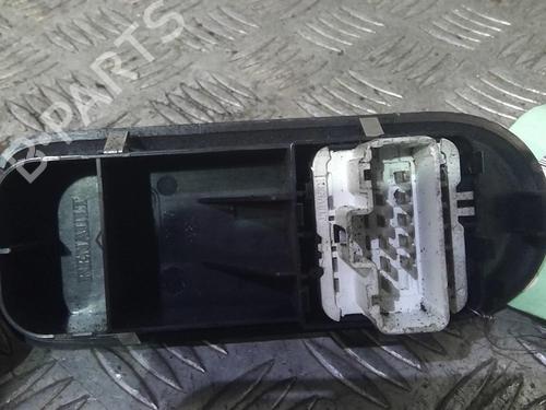 Used Left front window switch Left front window switch RENAULT CLIO III Grandtour (KR0/1_) 1.5 dCi (KR0G) (68 hp) 20355086 20355086