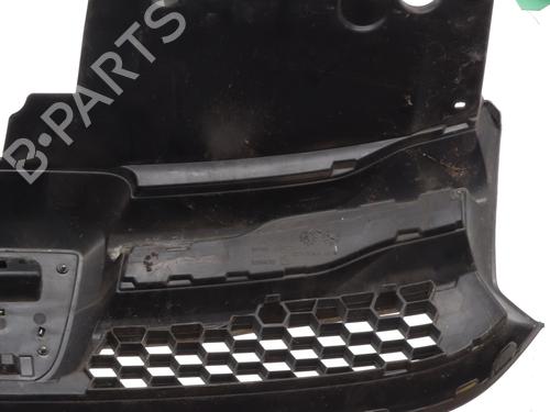 Used Grille Grille DACIA SANDERO II TCe 90 (B8M1, B8MA, B8AC) (90 hp) 28174982 28174982