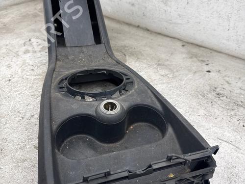 Midtkonsoll Midtkonsoll RENAULT MEGANE II Saloon (LM0/1_) [2003-2026] 37482052 37482052