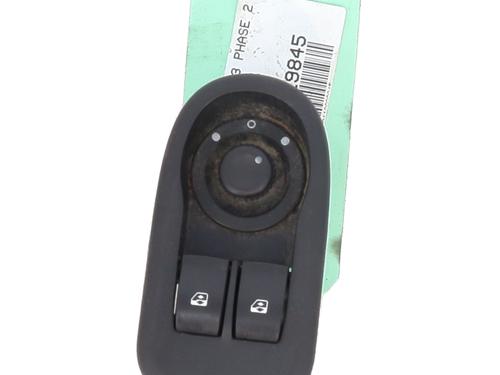 Used Left front window switch RENAULT MASTER III Van (FV) 2.3 dCi 145 FWD (FV0E, FV0F, FV0H, FV02, FV0M, FV0S,... (146 hp) 29560071