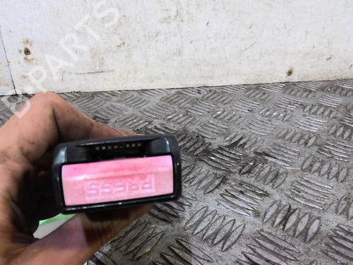 Seat buckle PEUGEOT 807 (EB_) 2.2 | BP20365375I32