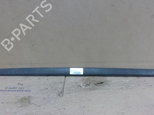 Używane Listwa drzwi RENAULT TWINGO II (CN0_) 1.2 (CN0D) (58 hp) 29609369