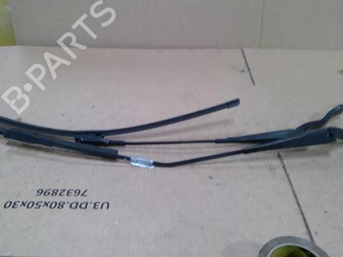 Used Front windshield wiper arm OPEL CORSA D (S07) 1.0 (L08, L68) (65 hp) 26183514