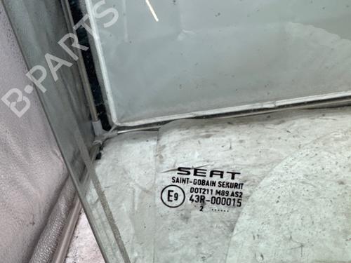 Used Rear right door window Rear right door window 37189302 37189302
