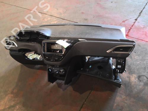 Used Dashboard PEUGEOT 208 I (CA_, CC_) 1.6 HDi / BlueHDi 75 (75 hp) 26466393