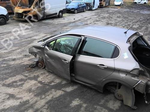 Left mirror PEUGEOT 208 I (CA_, CC_) 1.2 VTI 82 | BP32128549C26