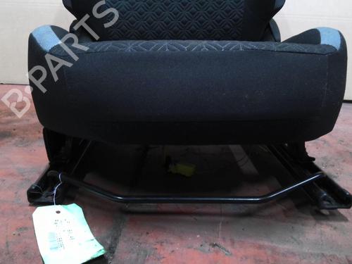Right front seat TOYOTA AYGO X (_B7_) 1.0 VVT-i (KGB70) | BP31643529C16 - Image 4