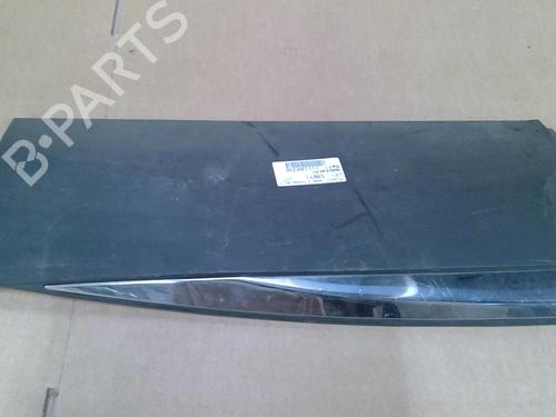 Used Door moulding trim PEUGEOT 3008 II SUV (MC_, MR_, MJ_, M4_) 1.2 THP/ PureTech 130 (MRHNSM, MRHNSU, MRHNSJ, MRHNYW,... (131 hp) 29041865