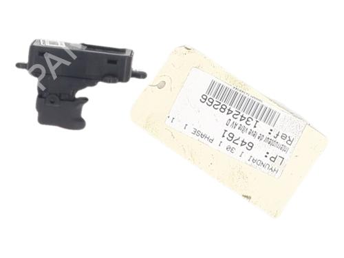 Used Right front window switch Right front window switch HYUNDAI i30 (FD) 1.6 CRDi (90 hp) 39986584 39986584