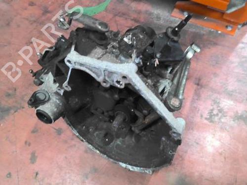 Gearkasse PEUGEOT 206+ (2L_, 2M_) 1.4 i (73 hp) 32393492
