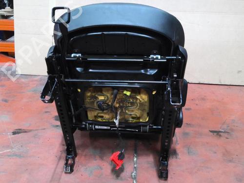 Used Left front seat Left front seat MERCEDES-BENZ A-CLASS (W169) A 170 (169.032, 169.332) (116 hp) 32472715 32472715