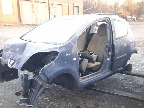 Left front door PEUGEOT 107 (PM_, PN_) 1.4 HDi | BP20367413C2