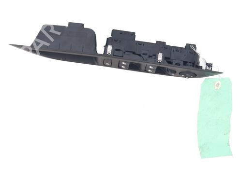 Used Left front window switch Left front window switch PEUGEOT 208 II (UB_, UP_, UW_, UJ_) e-208 (156 hp) 31635255 31635255