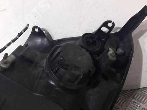 Right headlight FORD FIESTA V (JH_, JD_) 1.4 TDCi | BP20352611C29 