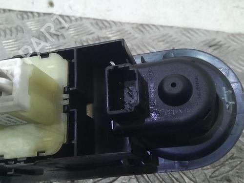 Used Switch RENAULT CLIO IV (BH_) 1.5 dCi 75 (75 hp) 21798376