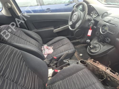 Left headlight MAZDA 2 (DE_, DH_) 1.4 MZR-CD | BP31983817C28 - Image 6