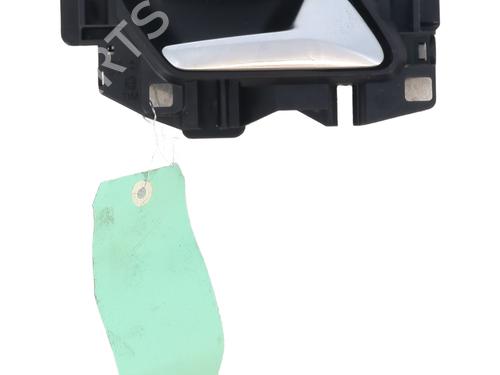 Used Front right interior door handle PEUGEOT 308 SW II (LC_, LJ_, LR_, LX_, L4_) 1.6 BlueHDi 120 (120 hp) 30866499