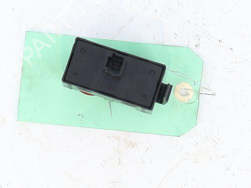 warning-switch-renault-twingo-iii-bcm_-bca_-2014-29744425 main image