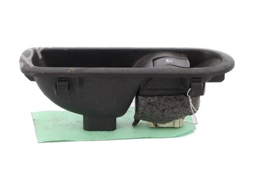 Høyre bak elrute bryter RENAULT MEGANE II (BM0/1_, CM0/1_) 1.5 dCi (BM02, BM13, BM2A, CM02, CM13) | BP28283528I28 