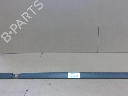 Door moulding trim RENAULT CLIO III (BR0/1, CR0/1) 1.2 16V (BR0P, CR0P) 7701476434