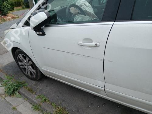 Fuse box PEUGEOT 5008 (0U_, 0E_) 1.6 HDi | BP30147837E1