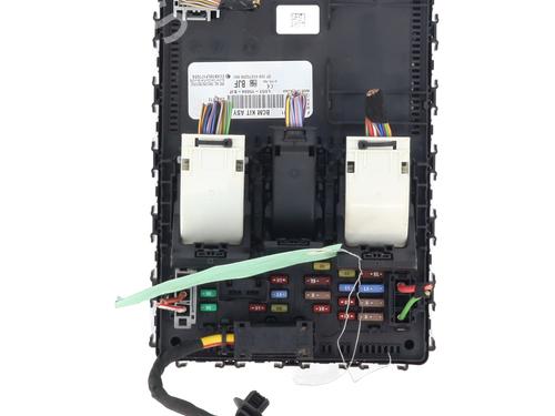 Used Fuse box Fuse box FORD PUMA (J2K, CF7) 1.0 EcoBoost mHEV (125 hp) 33220633 33220633