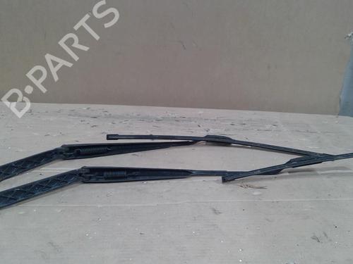 Used Front windshield wiper arm NISSAN X-TRAIL I (T30) 2.2 Di 4x4 (114 hp) 30489827