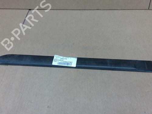 Used Door moulding trim PEUGEOT 107 (PM_, PN_) 1.0 (68 hp) 29082570