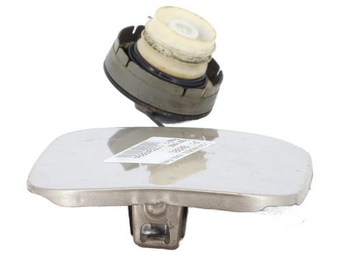 Tanklåg TOYOTA AVENSIS VERSO (_M2_) 2.0 D (CLM20_, CLM20R) (116 hp) 30473551