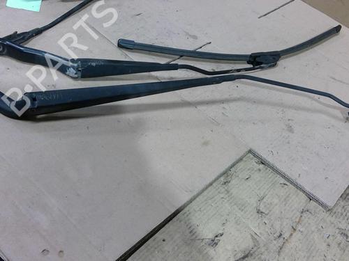 Used Front windshield wiper arm PEUGEOT 206 Hatchback (2A/C) 1.4 HDi eco 70 (68 hp) 31934379