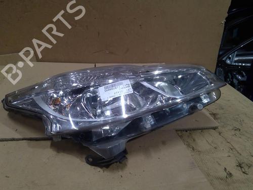 Phare droit PEUGEOT 208 I (CA_, CC_) 1.4 HDi (68 hp) 31909769