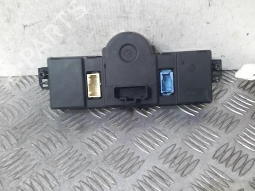 Used Climate control RENAULT CLIO III (BR0/1, CR0/1) 1.5 dCi (BR17, CR17) (86 hp) 20355330