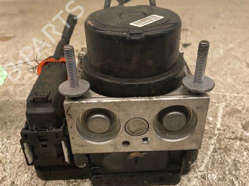 Used ABS pump ABS pump TOYOTA YARIS (_P13_) 1.4 D (NLP130_, NLP130) (90 hp) 36656699 36656699