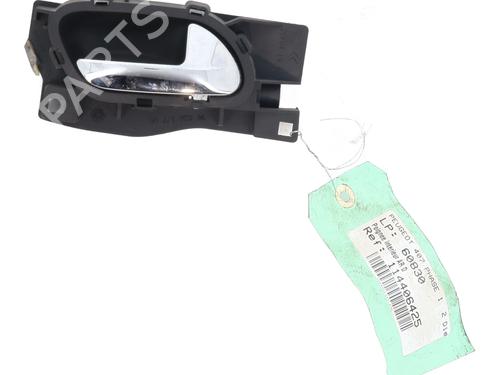 Højre bagtil invendig håndtag PEUGEOT 407 (6D_) 2.0 HDi 135 (6DRHRH, 6DRHRE, 6DRHRG, 6DRHRJ) (136 hp) 30116227