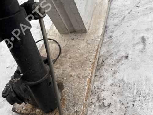 Used Right front shock absorber Right front shock absorber 38307367 38307367