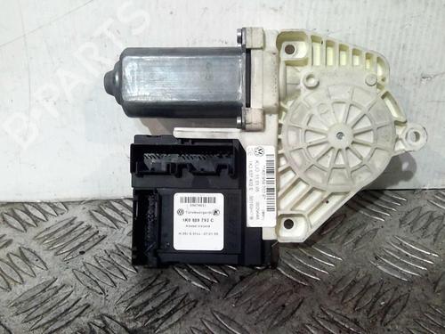 Right front window motor VW GOLF V (1K1) 1.9 TDI | BP26975135E20 - Image 5