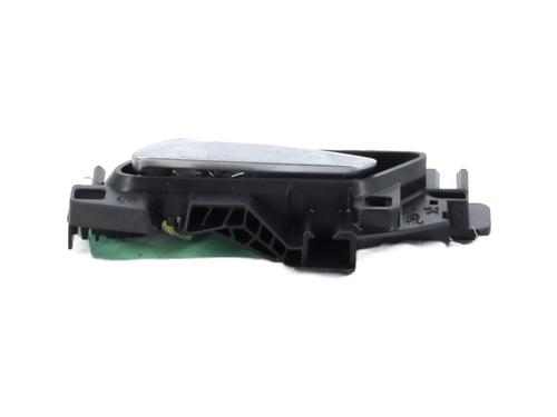 Used Front left interior door handle Front left interior door handle PEUGEOT 3008 II SUV (MC_, MR_, MJ_, M4_) 1.2 THP/ PureTech 130 (MRHNSM, MRHNSU, MRHNSJ, MRHNYW,... (131 hp) 28614686 28614686